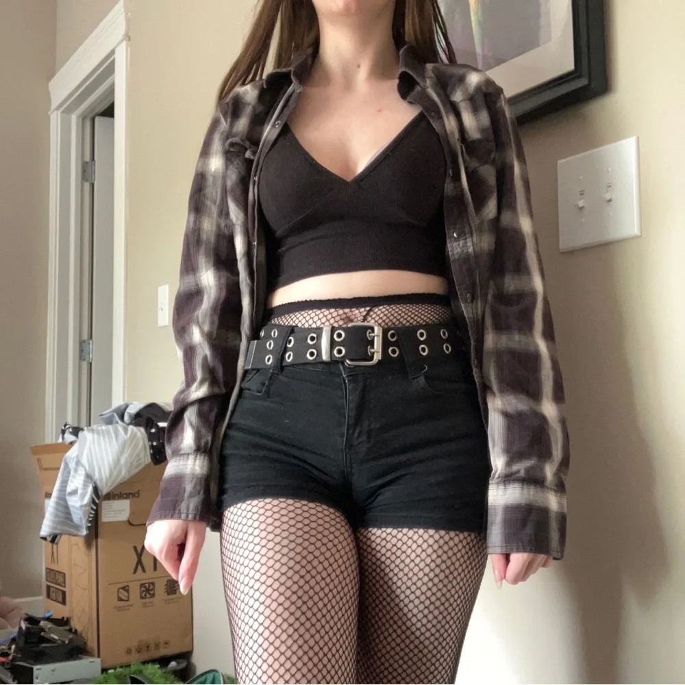 UNIQUE MONOCHROMATIC SNAP UP FLANNEL - Picture 6 of 16